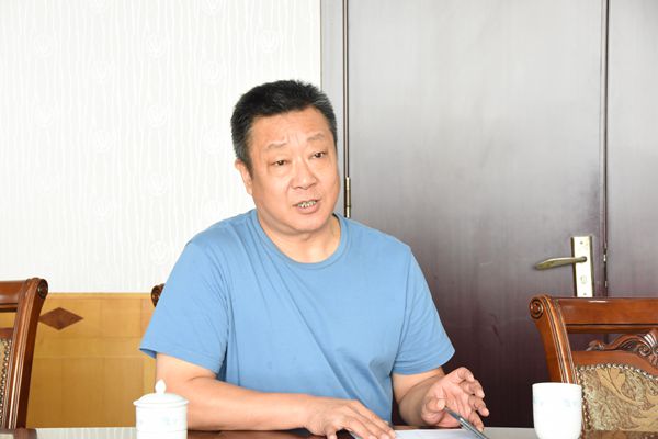 4.洛阳市住房和城乡建设委员会副主任袁建明莅临会议并发表讲话.jpg